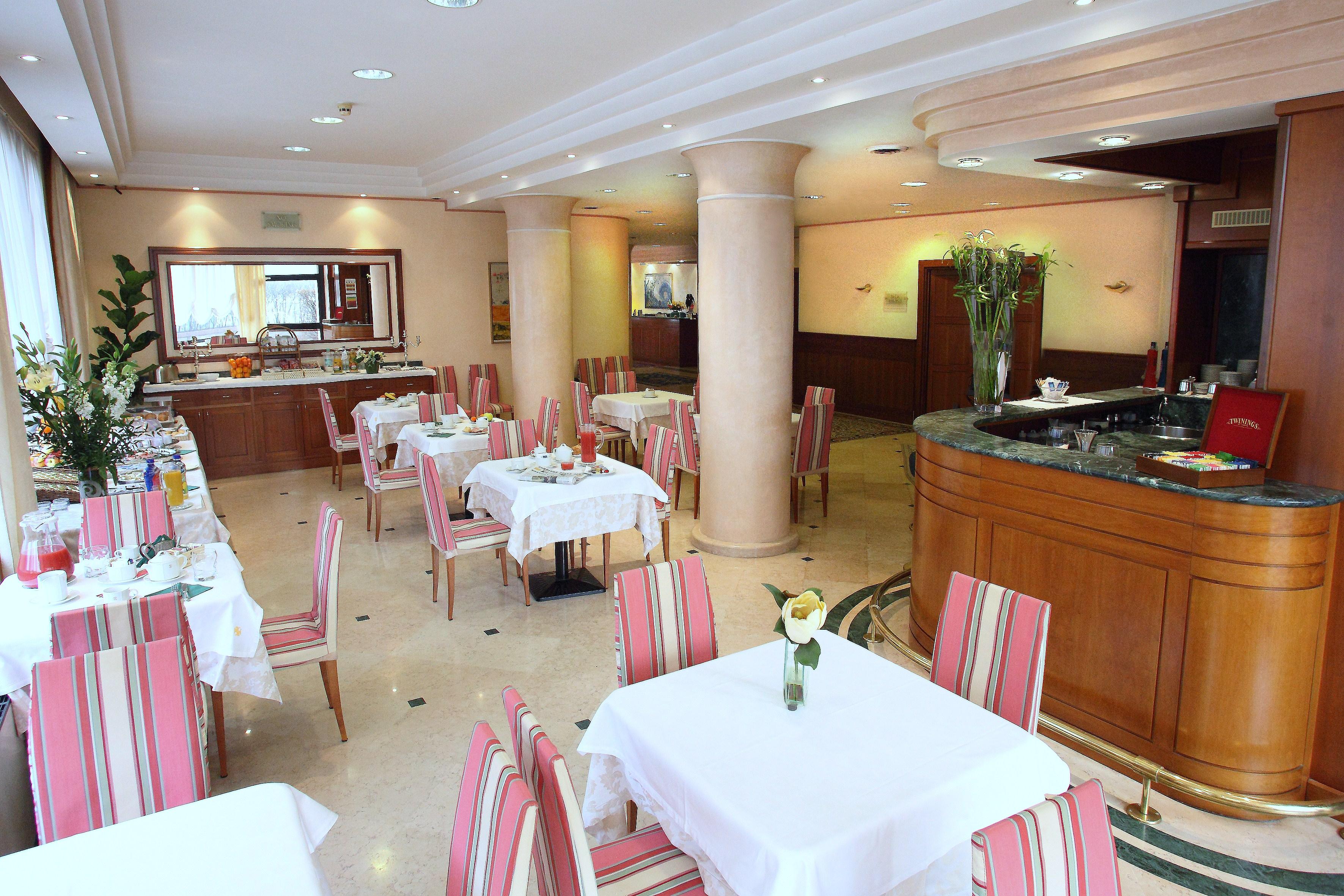 Cyrano Hotel 4*