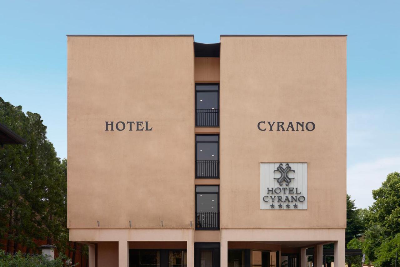 Cyrano Hotel 4*